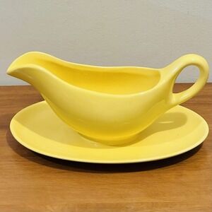 Vintage Franciscan Gravy Boat With Attached Underplate - Yellow serving‎ dish
